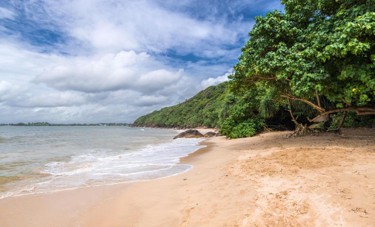 Blue Beach Galle Exterior photo